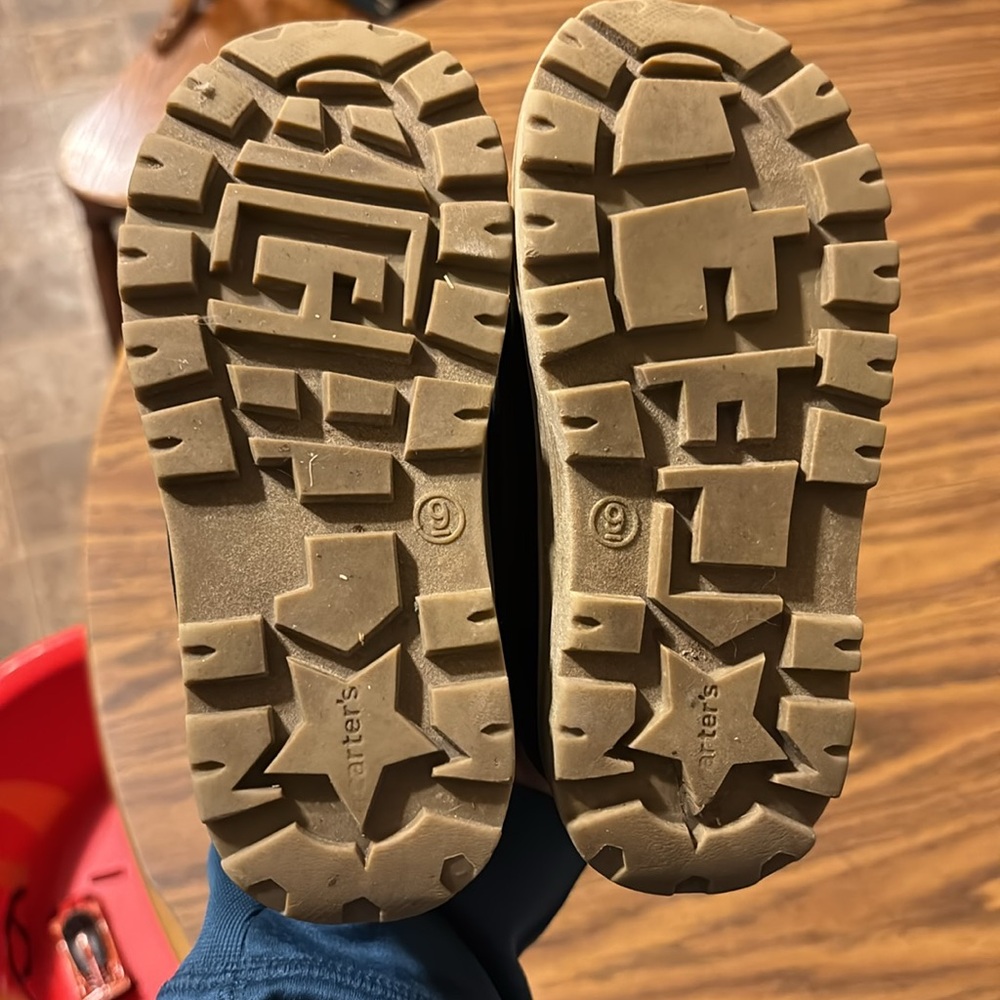Carter’s boots - Picture 5 of 6